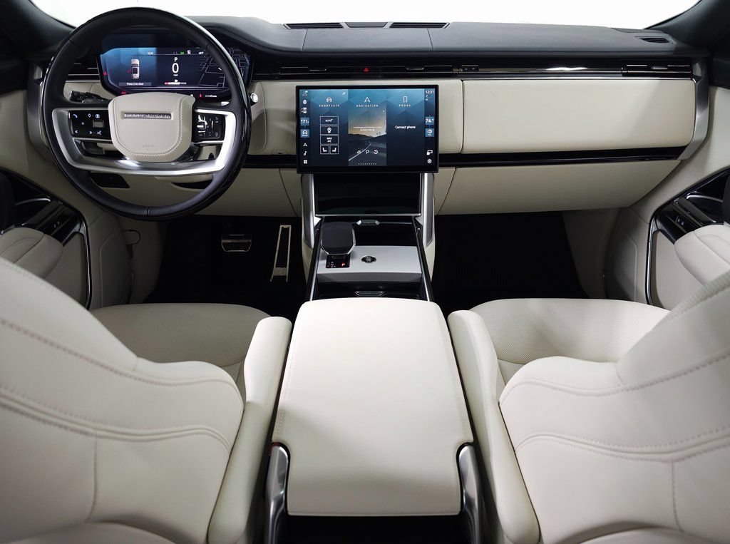 Certified 2025 Land Rover Range Rover SE AWD/4WD image 10