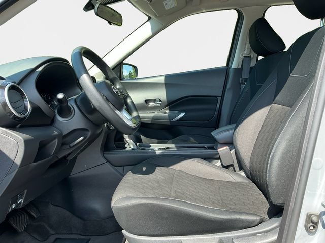 Used 2024 Nissan Kicks SV FWD image 10