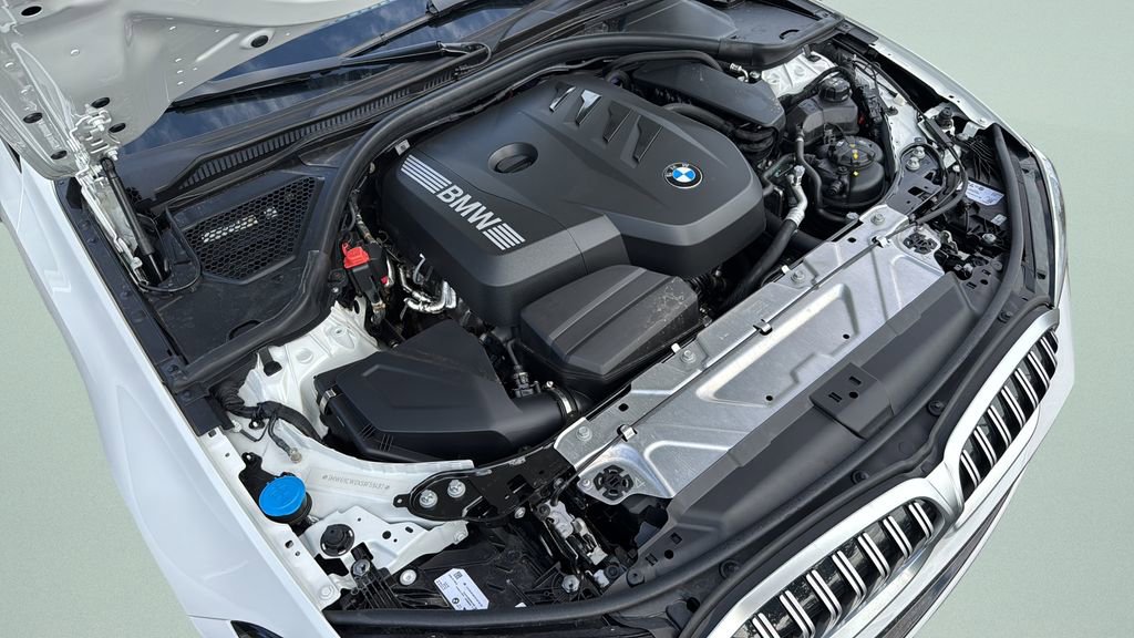 Certified 2025 BMW 330i Sedan w/ M Sport Package image 19