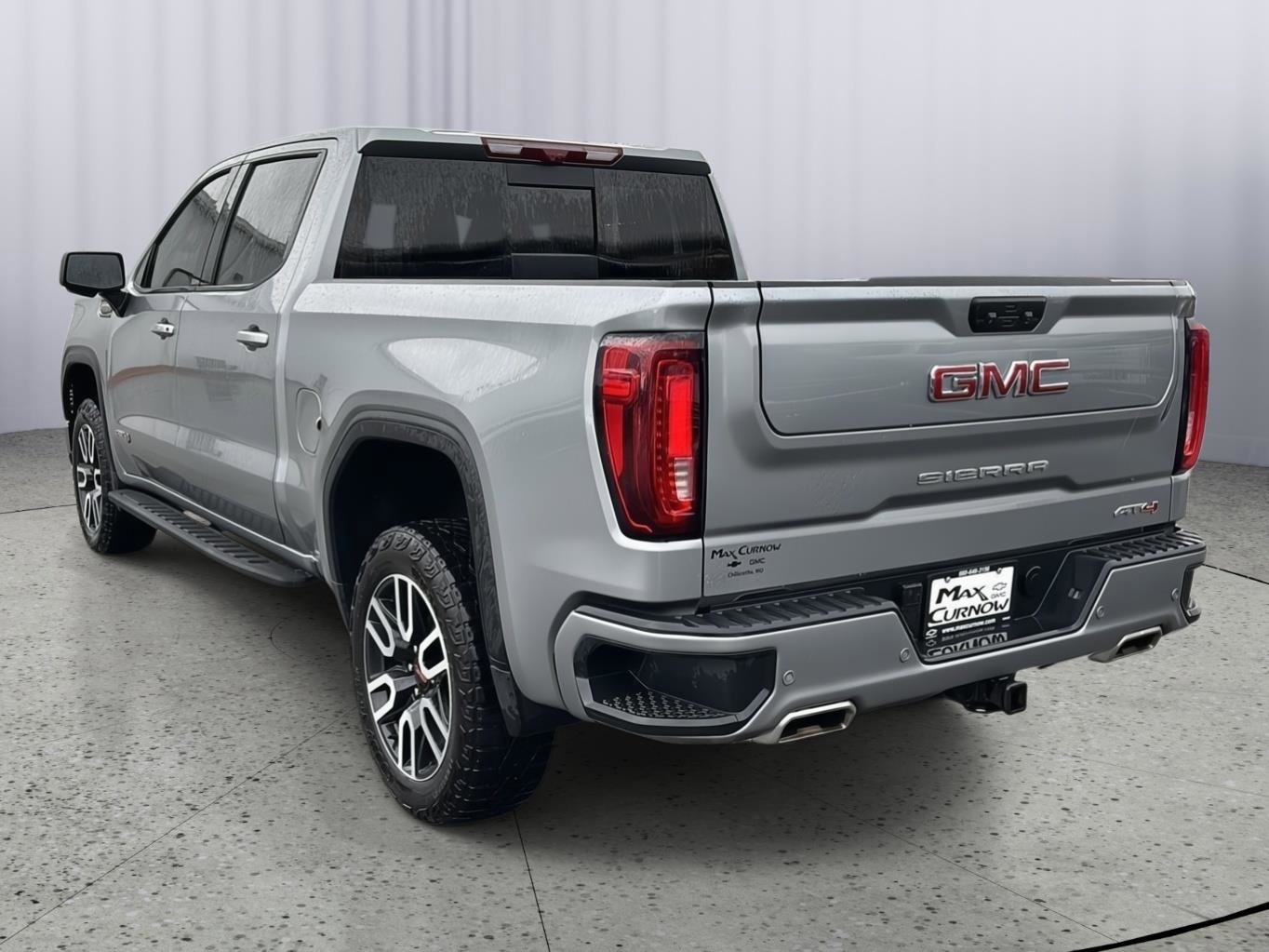 Used 2024 GMC Sierra 1500 AT4 w/ Technology Package image 3