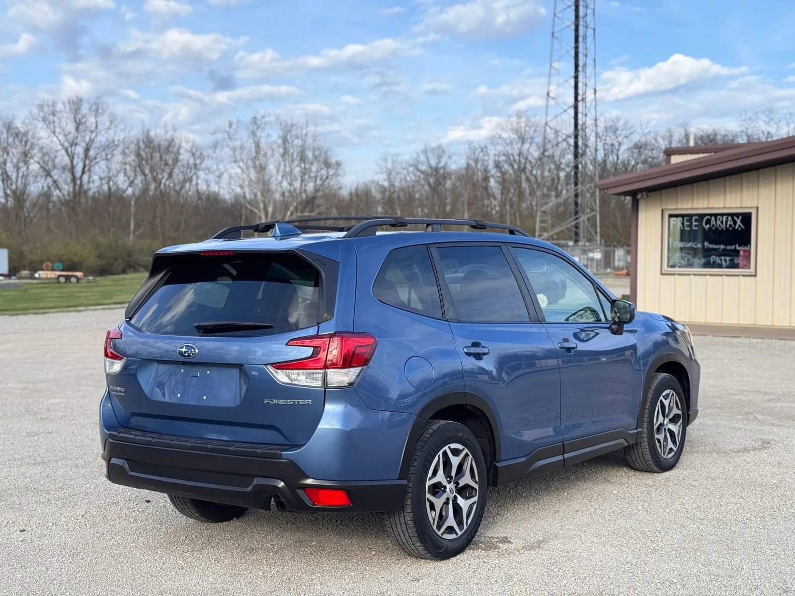 Used 2020 Subaru Forester Premium AWD/4WD image 11