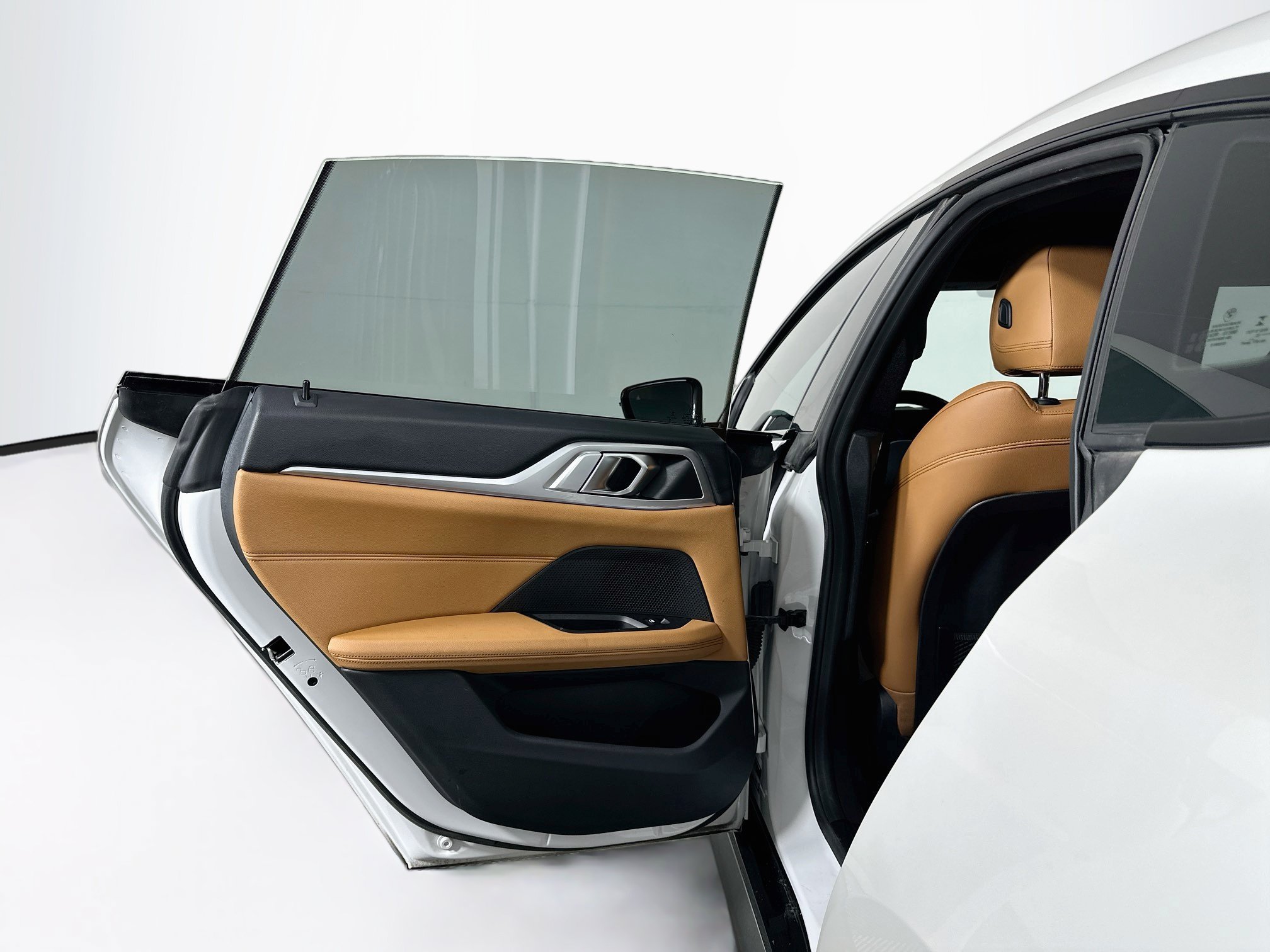 Used 2023 BMW i4 eDrive40 w/ M Sport Package RWD image 27