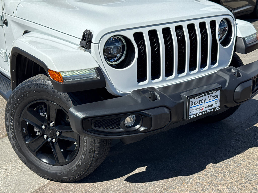 Used 2022 Jeep Wrangler Unlimited Sahara AWD/4WD image 6