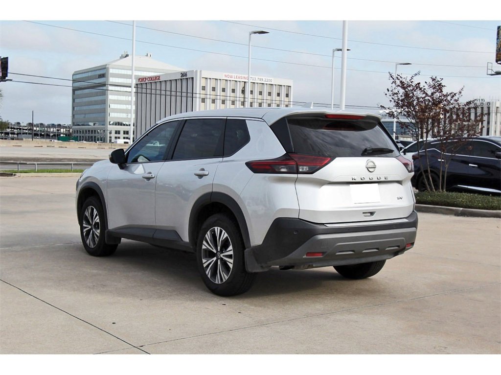 Used 2022 Nissan Rogue SV image 4