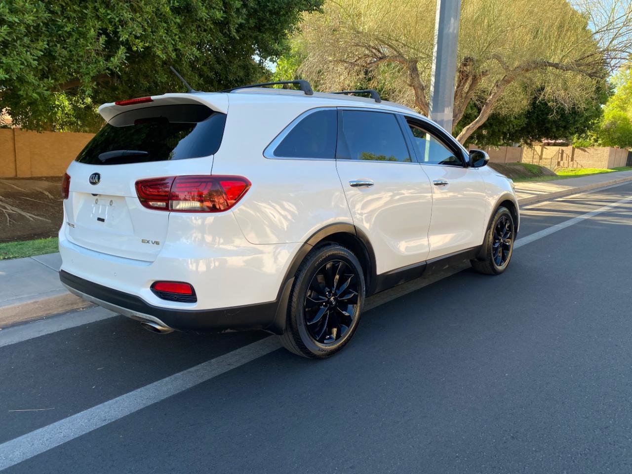 Used 2020 Kia Sorento EX FWD image 4