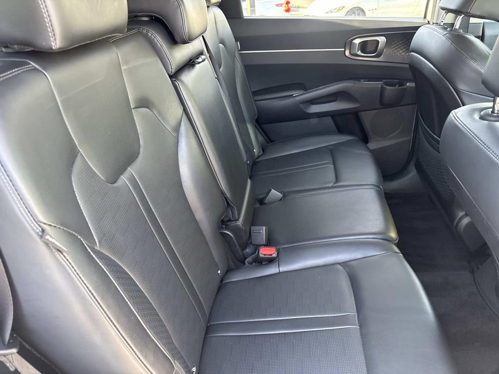 Used 2024 Kia Sorento S image 26