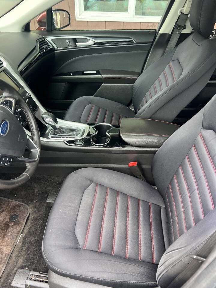 Used 2015 Ford Fusion SE FWD image 8