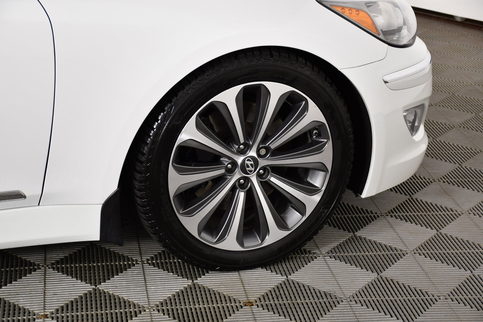 Used 2013 Hyundai Genesis 5.0 R-Spec RWD image 54