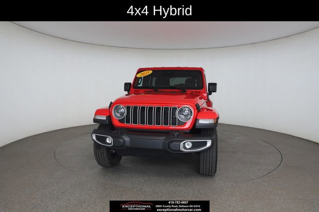 Used 2025 Jeep Wrangler Unlimited Sahara AWD/4WD image 32