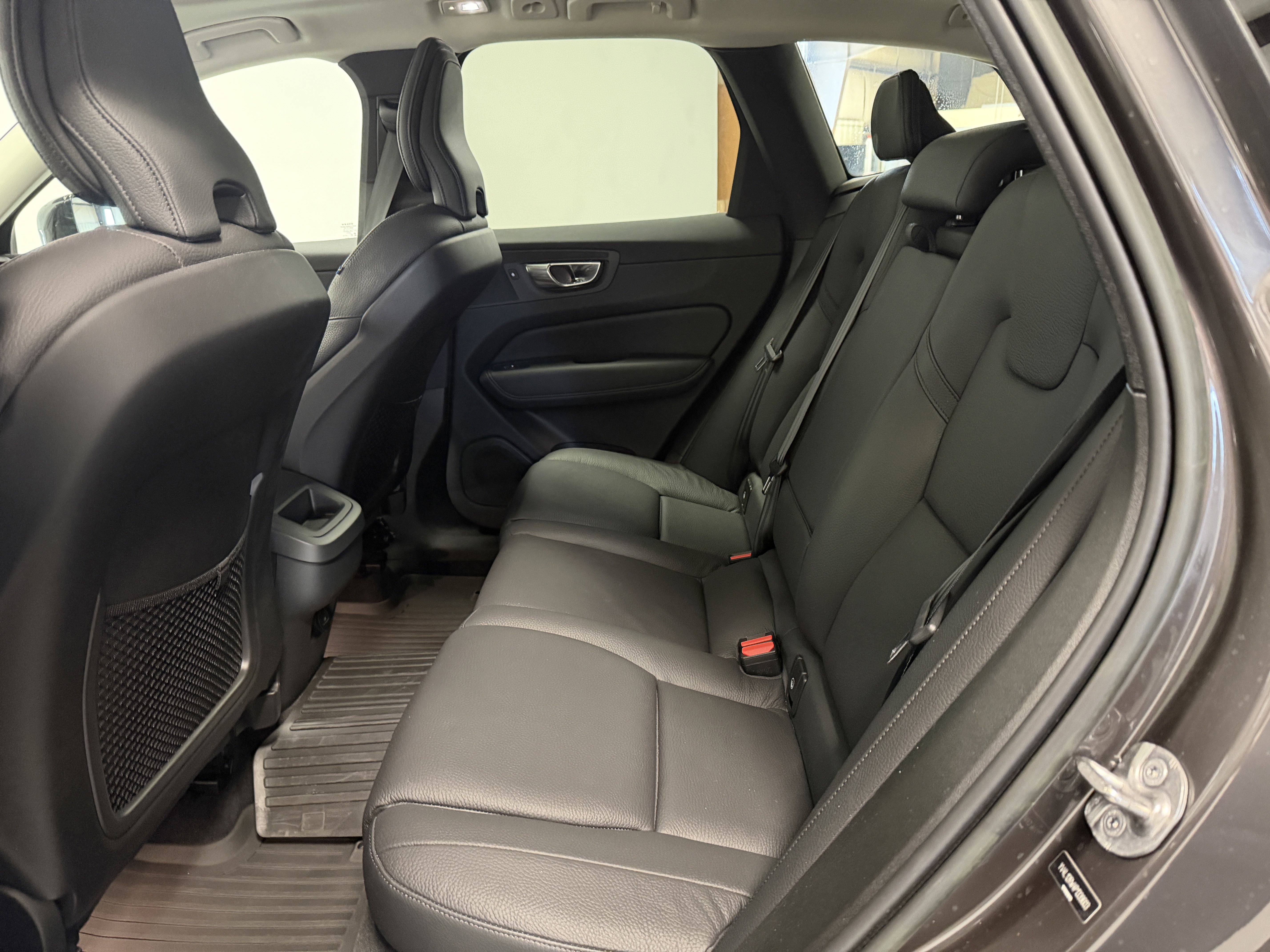 Used 2023 Volvo XC60 B5 Plus w/ Protection Package Premier image 23