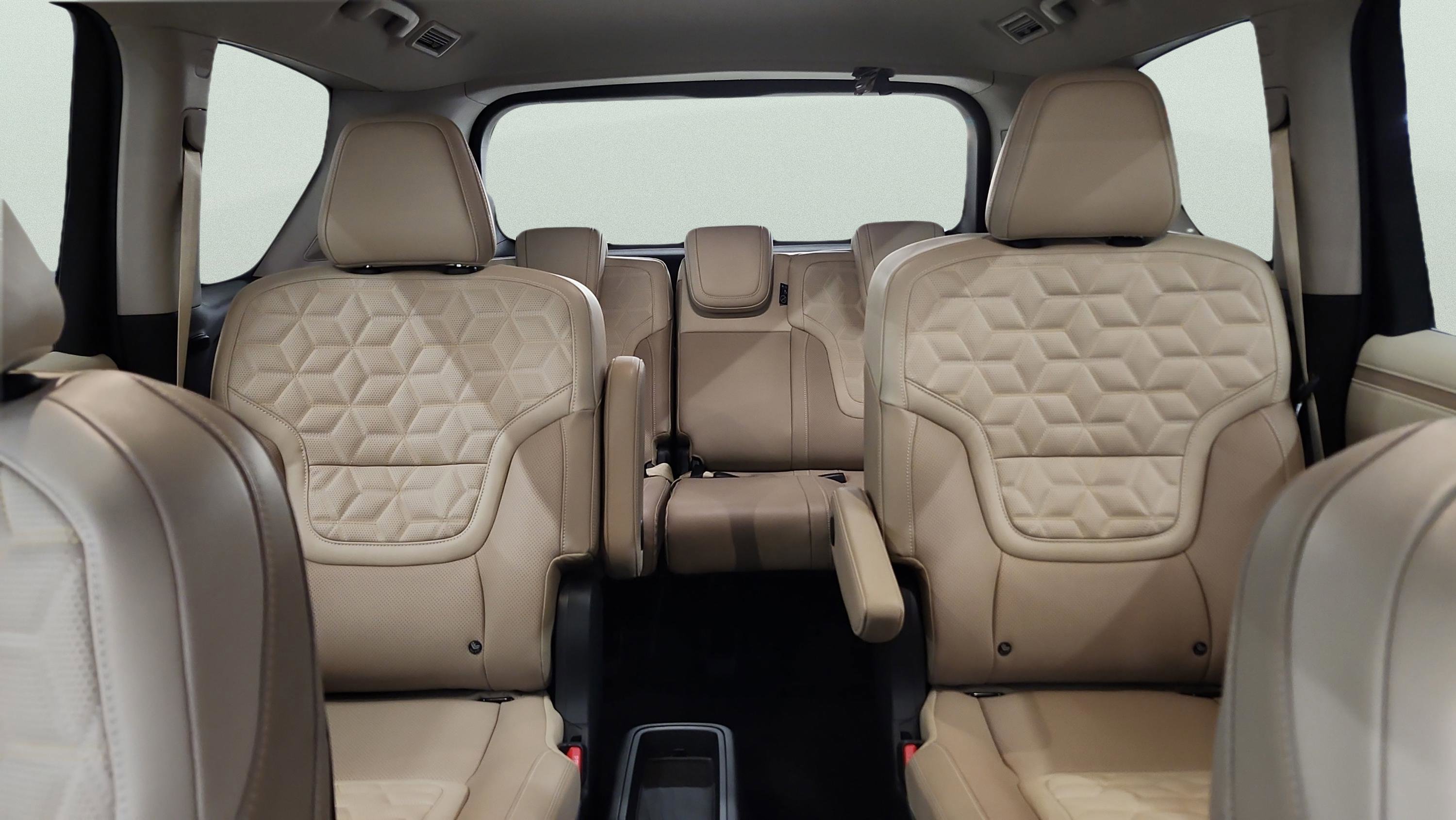 Used 2025 Nissan Armada Platinum AWD/4WD image 15