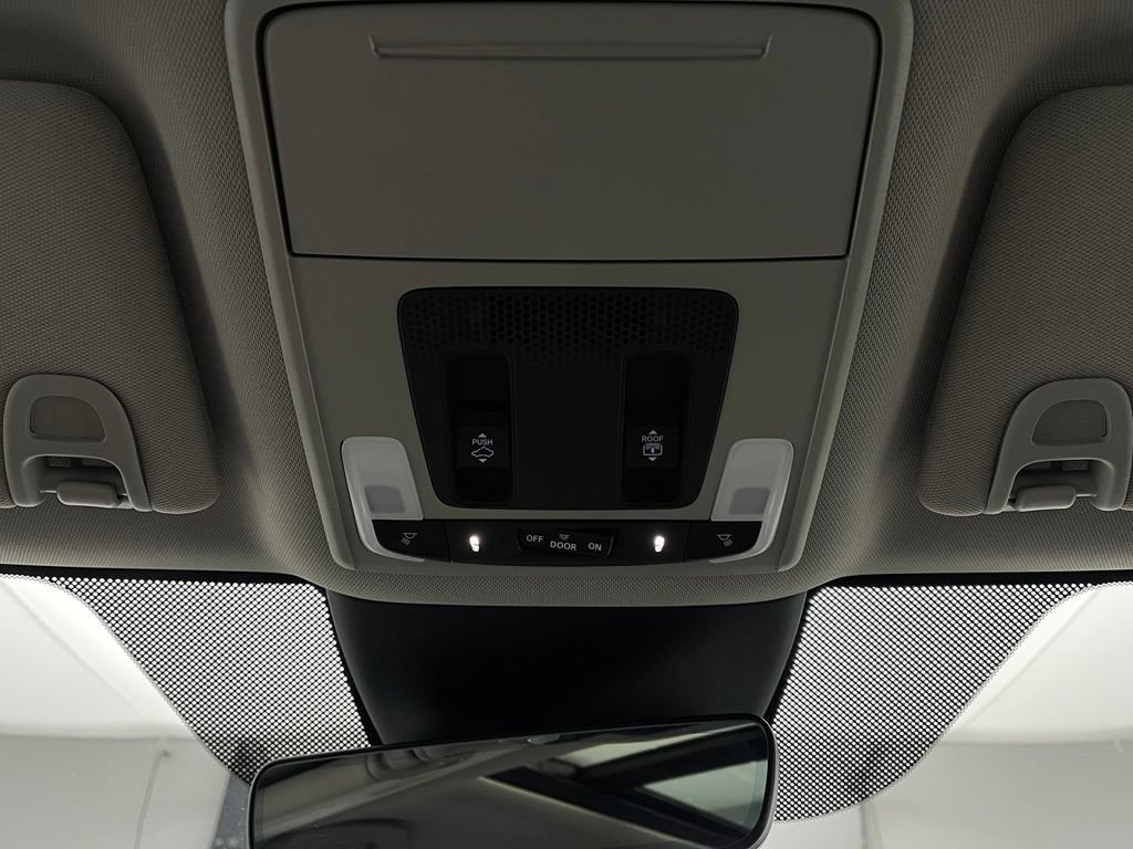 Used 2025 Honda Pilot Elite image 26