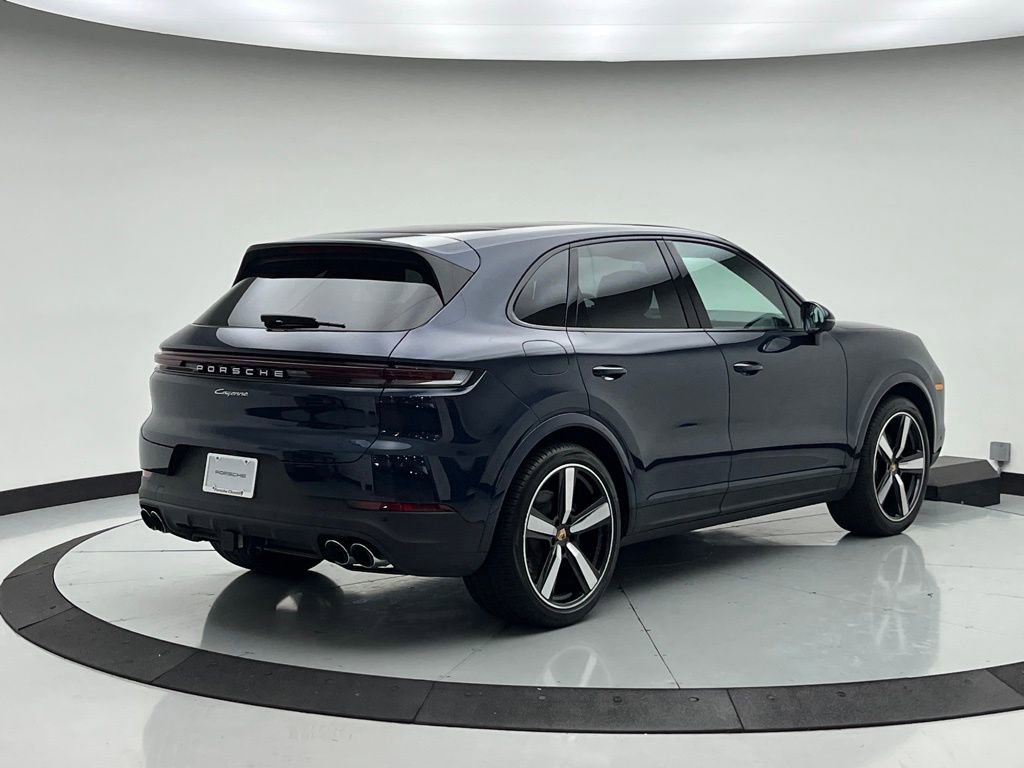 Used 2025 Porsche Cayenne image 10