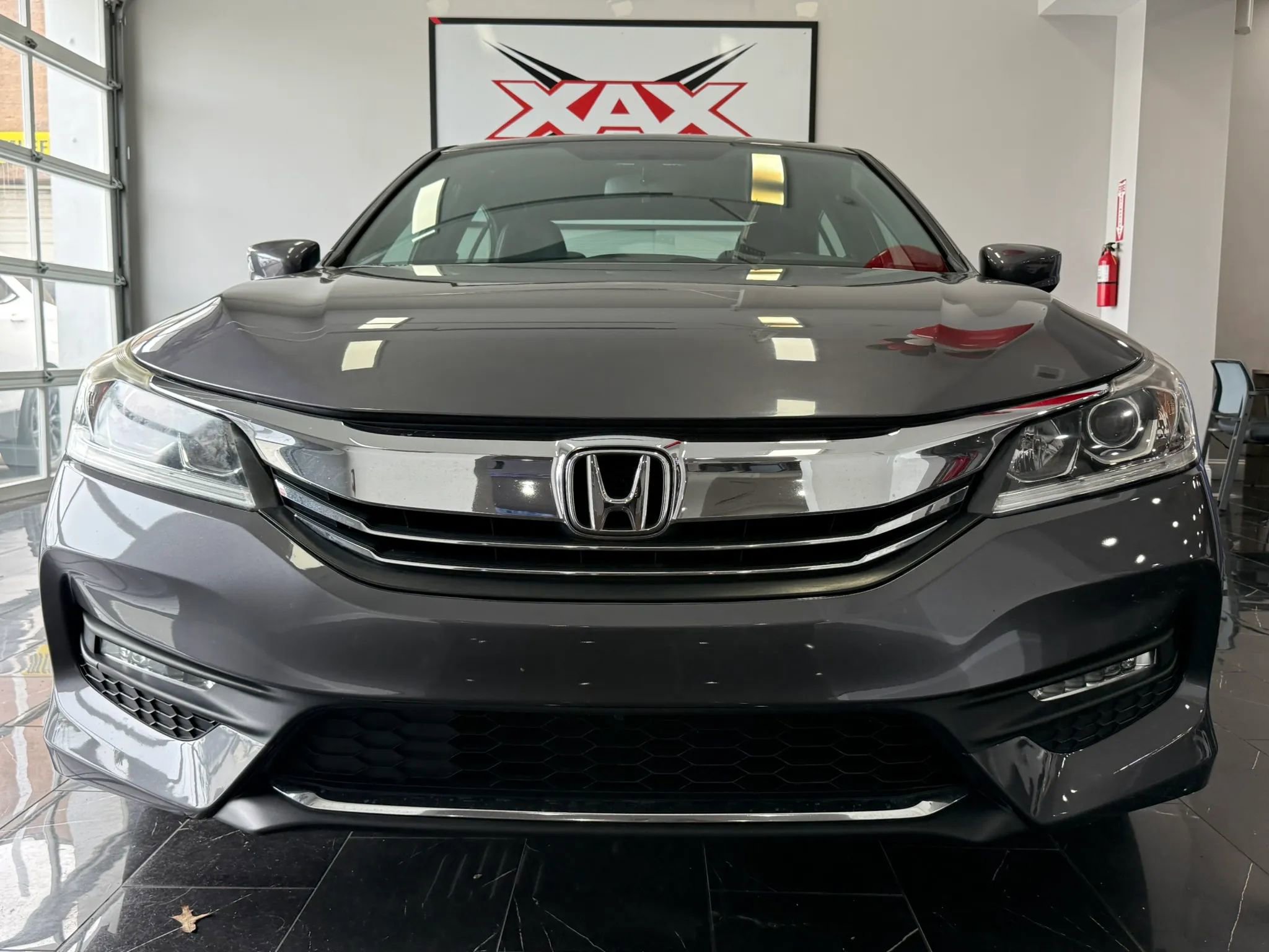 Used 2017 Honda Accord Sport image 2