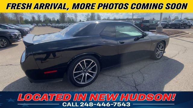 Used 2023 Dodge Challenger R/T RWD image 2