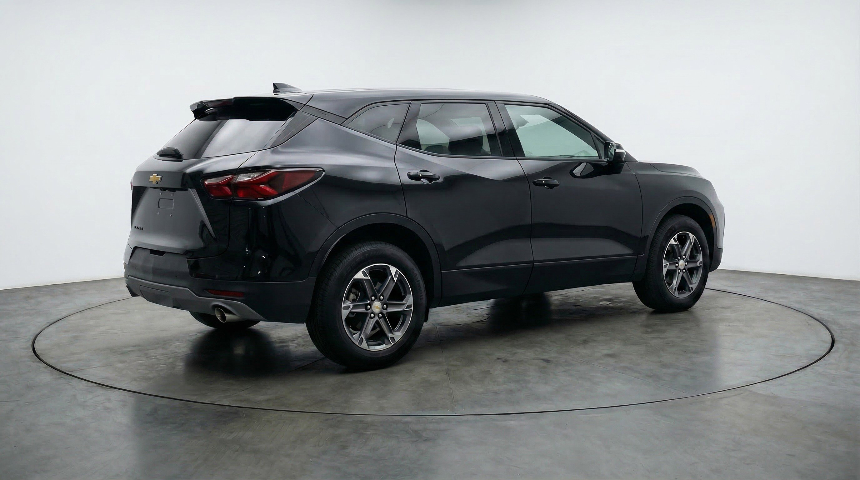 Used 2025 Chevrolet Blazer LT FWD image 9