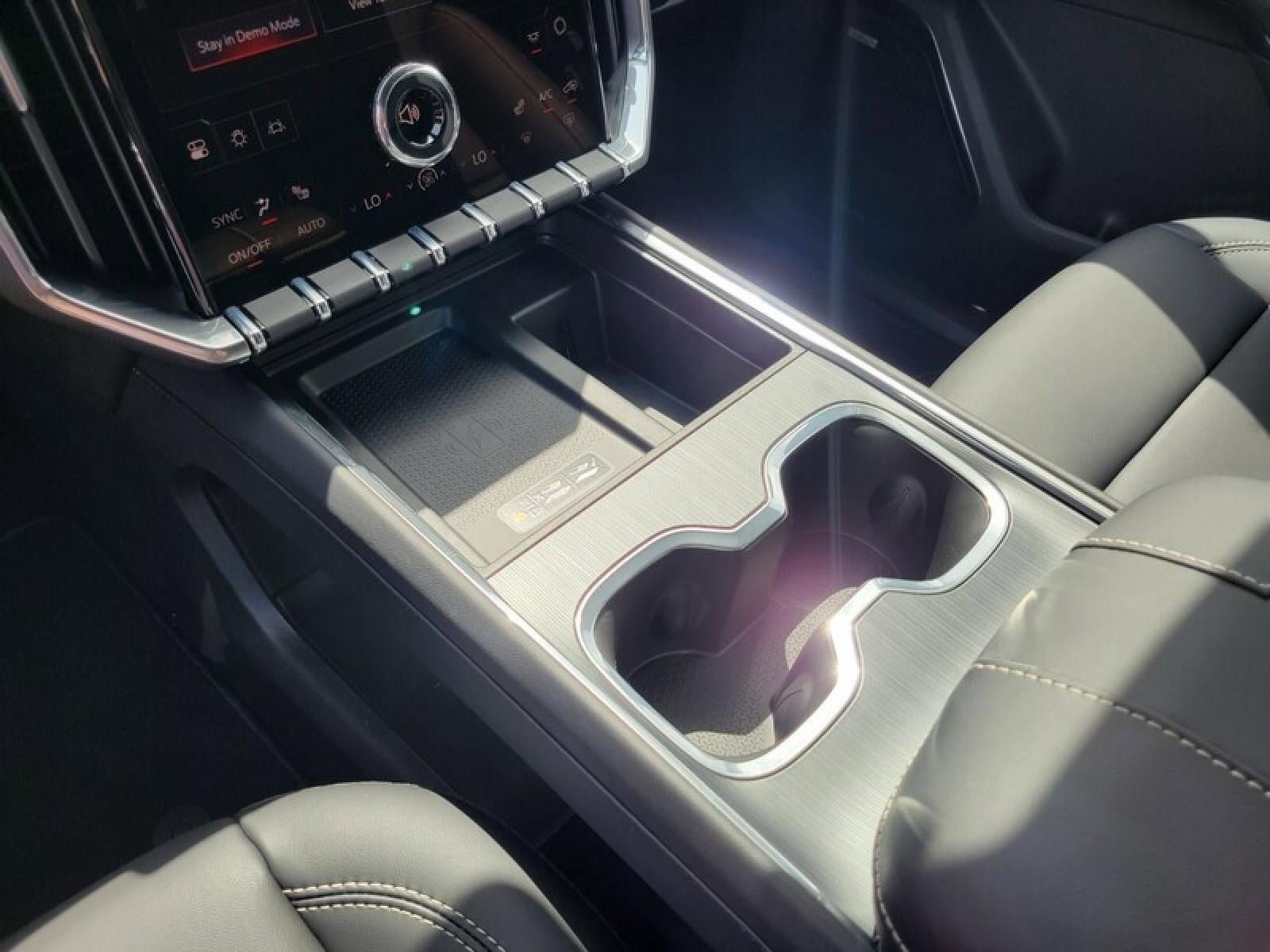 New 2026 GMC Acadia Elevation w/ Elevation Premium Package FWD image 17