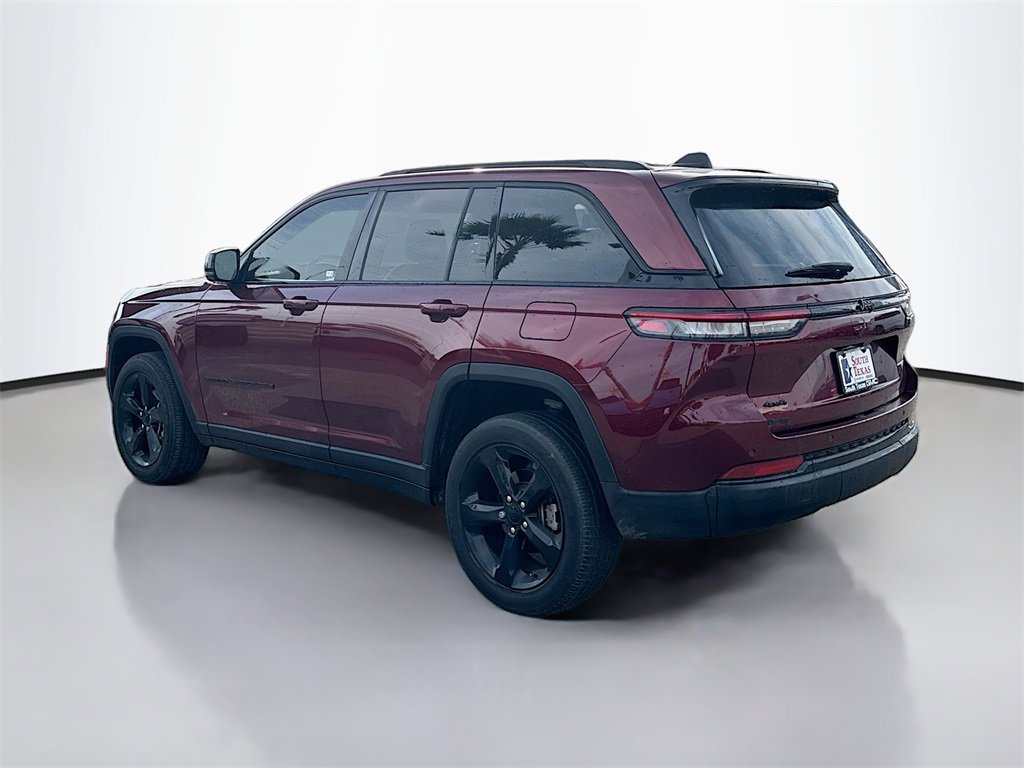 Used 2023 Jeep Grand Cherokee Altitude image 5