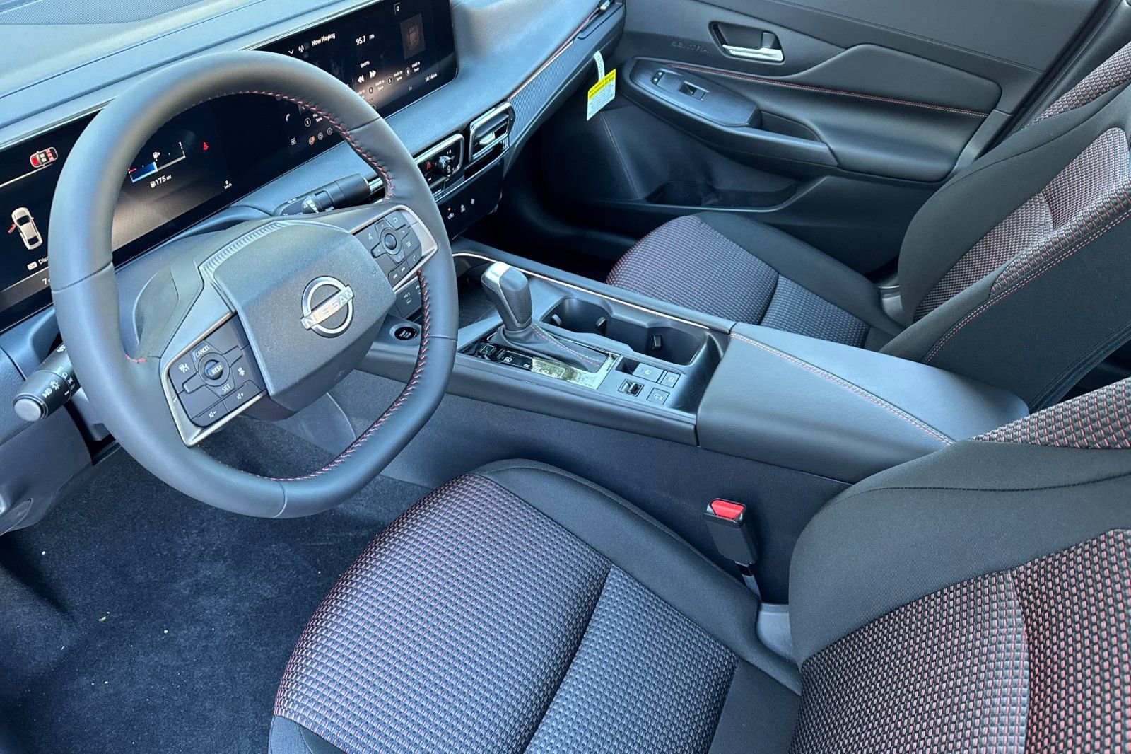 New 2026 Nissan Sentra SR w/ Floor Mat Package image 7