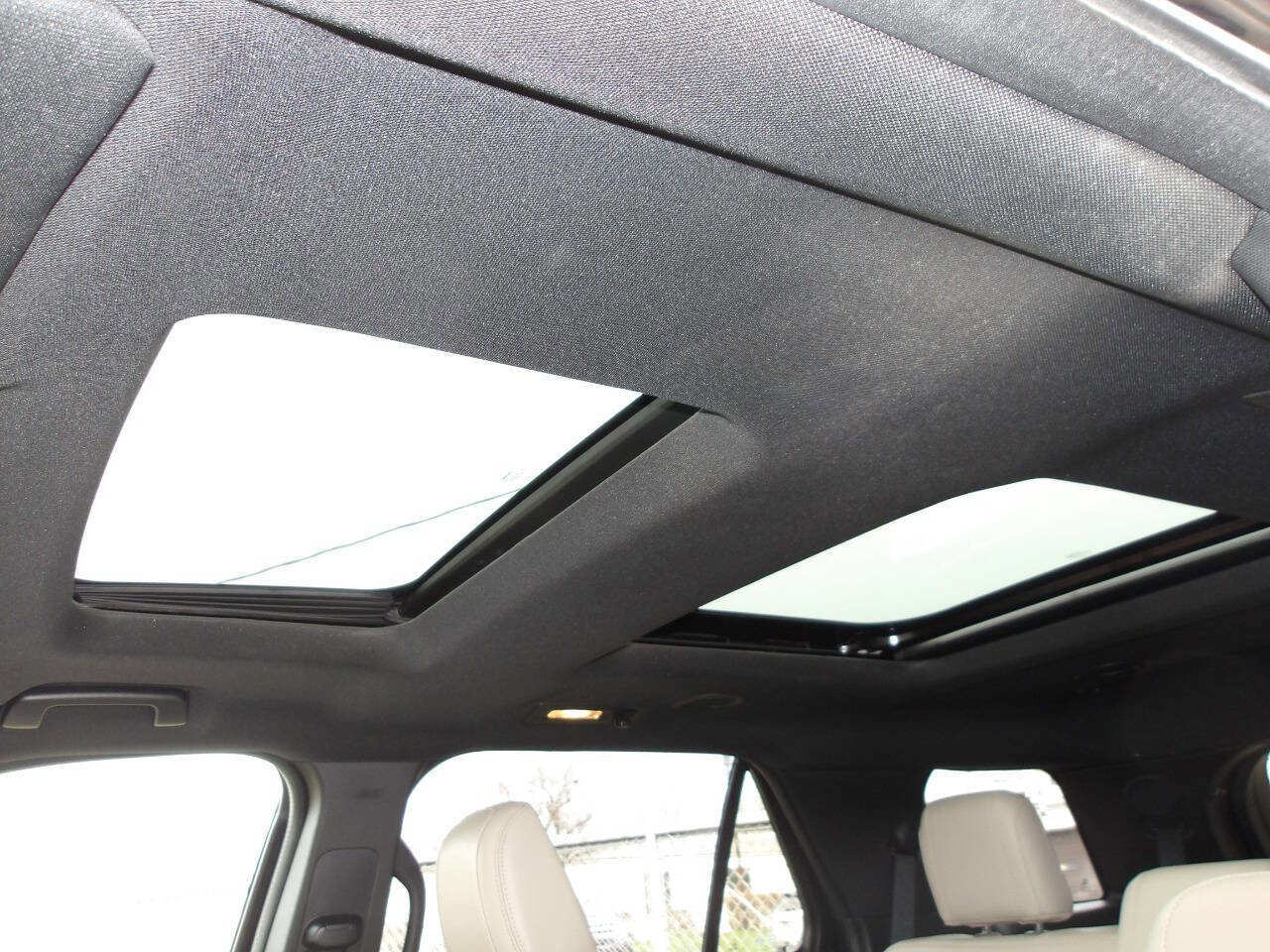 Used 2018 Ford Explorer Limited image 16