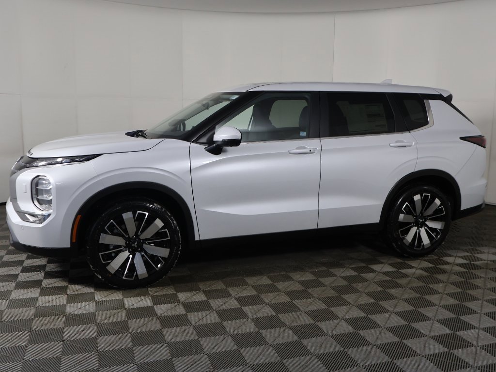 New 2026 Mitsubishi Outlander SE image 21