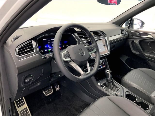 Certified 2023 Volkswagen Tiguan SE R-Line AWD/4WD image 4