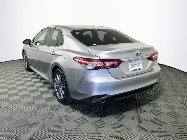 Certified 2020 Toyota Camry XLE FWD image 6