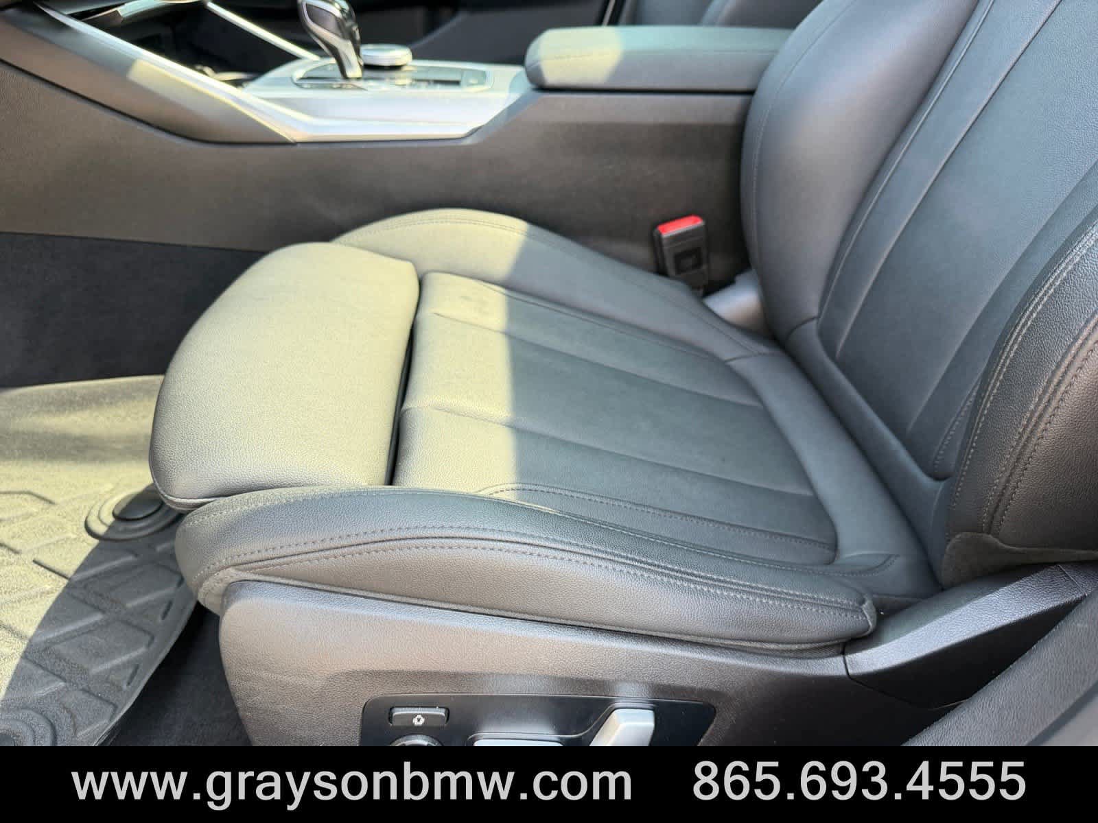 Used 2021 BMW 330i Sedan w/ M Sport Package RWD image 11