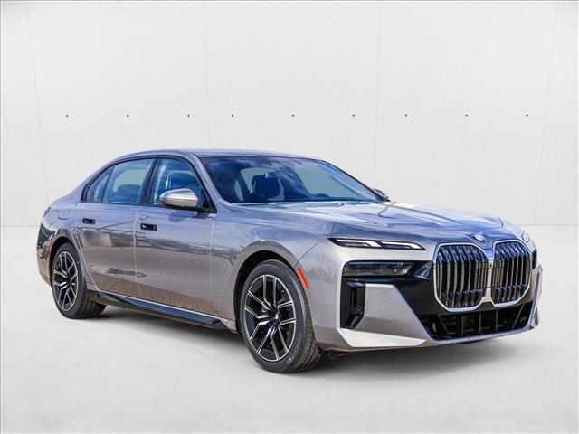 Used 2025 BMW 740i xDrive AWD/4WD image 3
