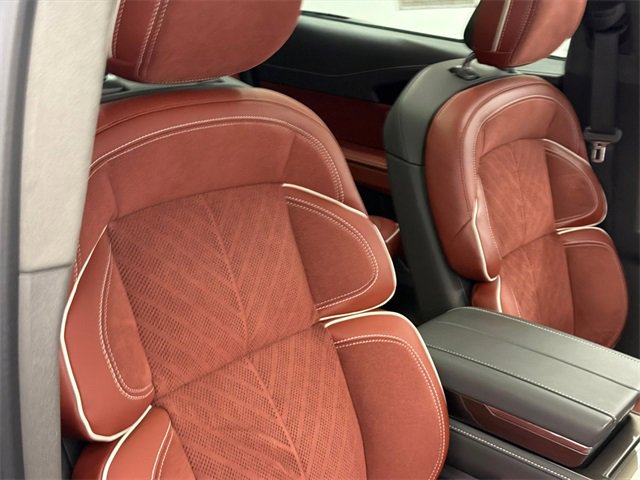 Certified 2024 Lincoln Nautilus Black Label w/ Jet Appearance Package (87T) image 11