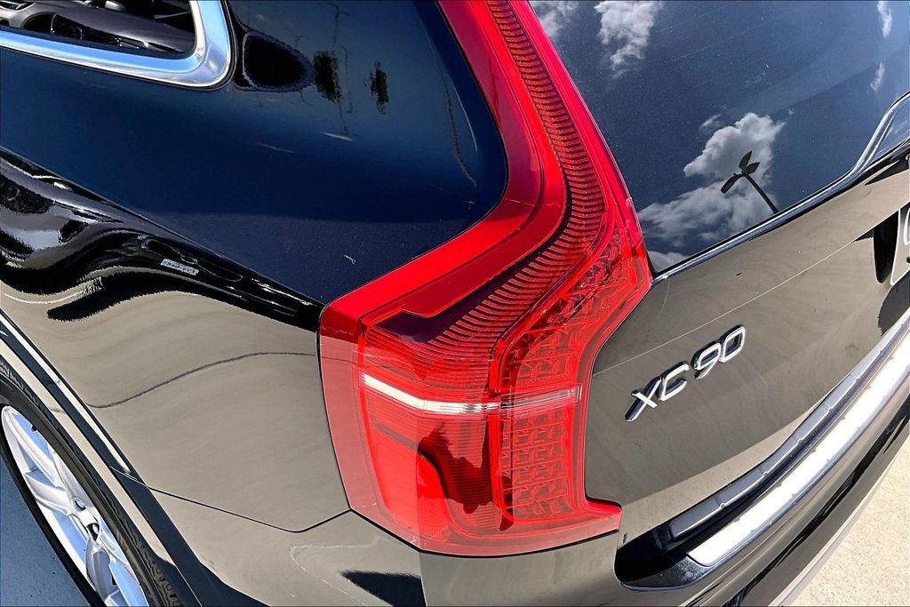 Used 2021 Volvo XC90 T5 Momentum w/ Climate Package FWD image 30