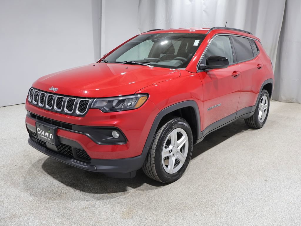 Used 2023 Jeep Compass Latitude AWD/4WD image 5