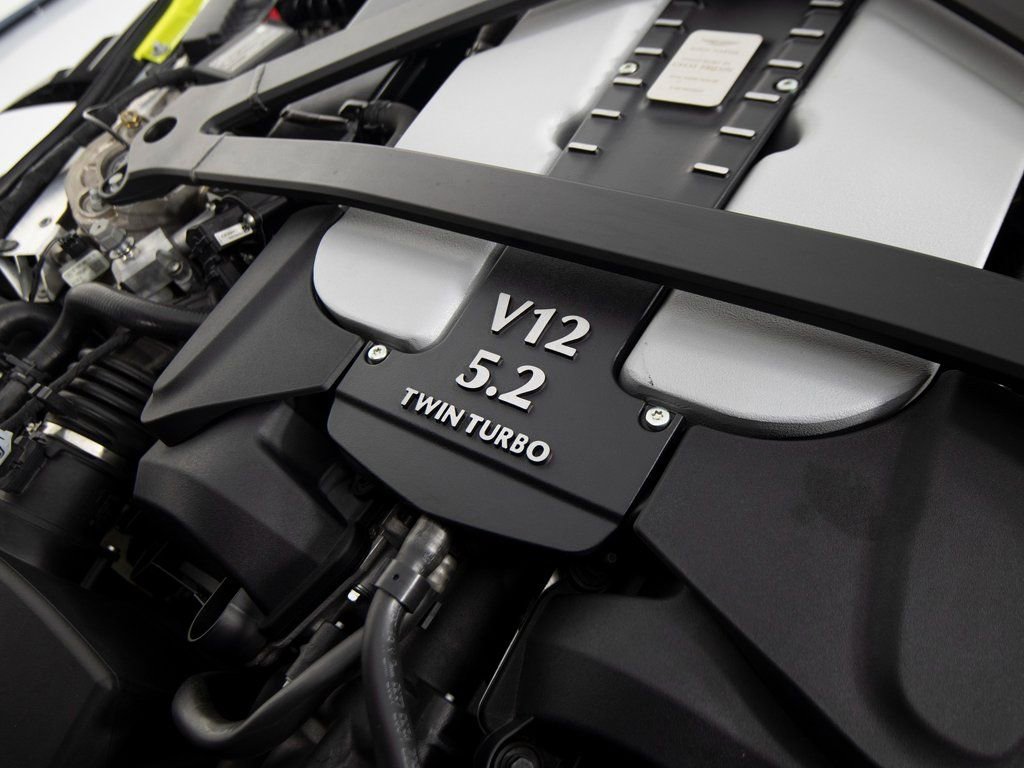 Used 2022 Aston Martin DBS Superleggera RWD image 46