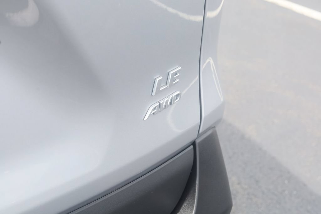 Used 2023 Toyota RAV4 LE AWD/4WD image 29