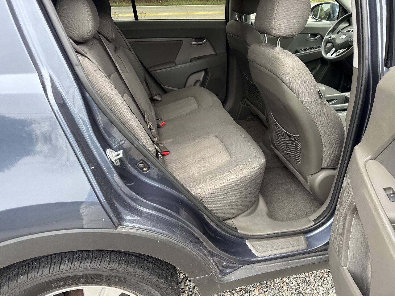 Used 2012 Kia Sportage LX AWD/4WD image 15