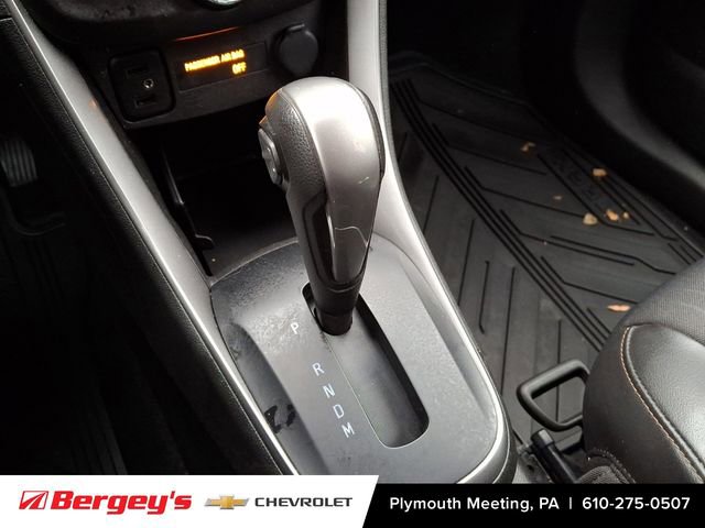 Certified 2022 Chevrolet Trax LT w/ LT Convenience Package image 17