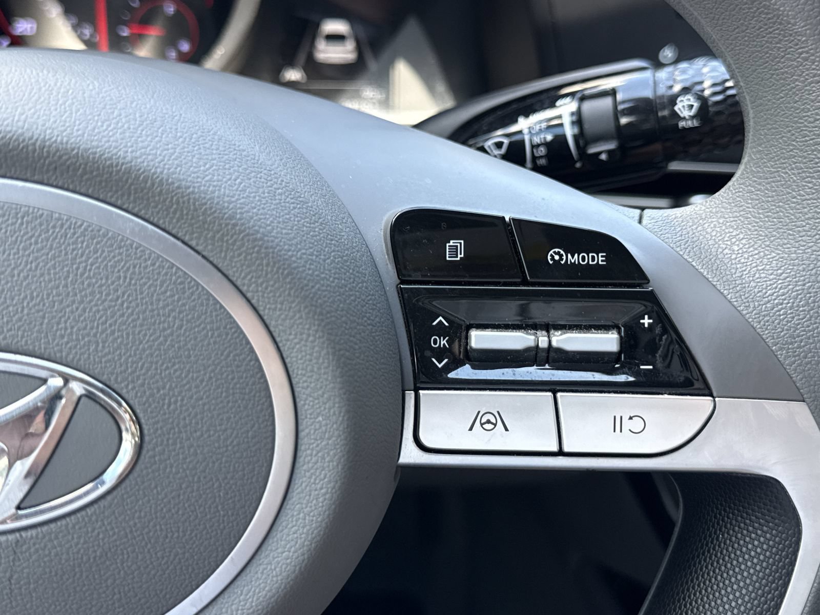 Used 2023 Hyundai Elantra SEL FWD image 19