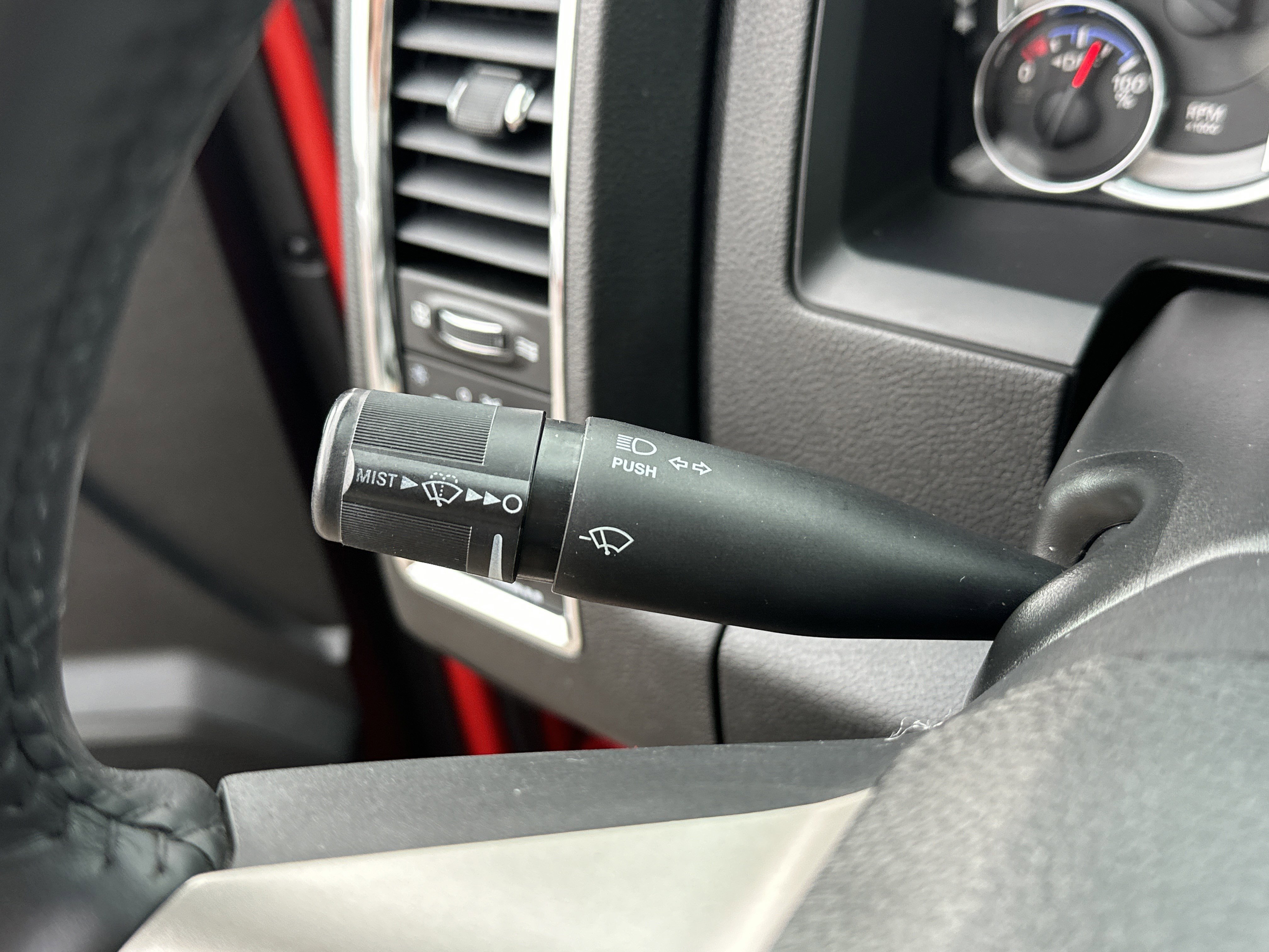 Used 2018 RAM 1500 Laramie w/ Convenience Group image 20