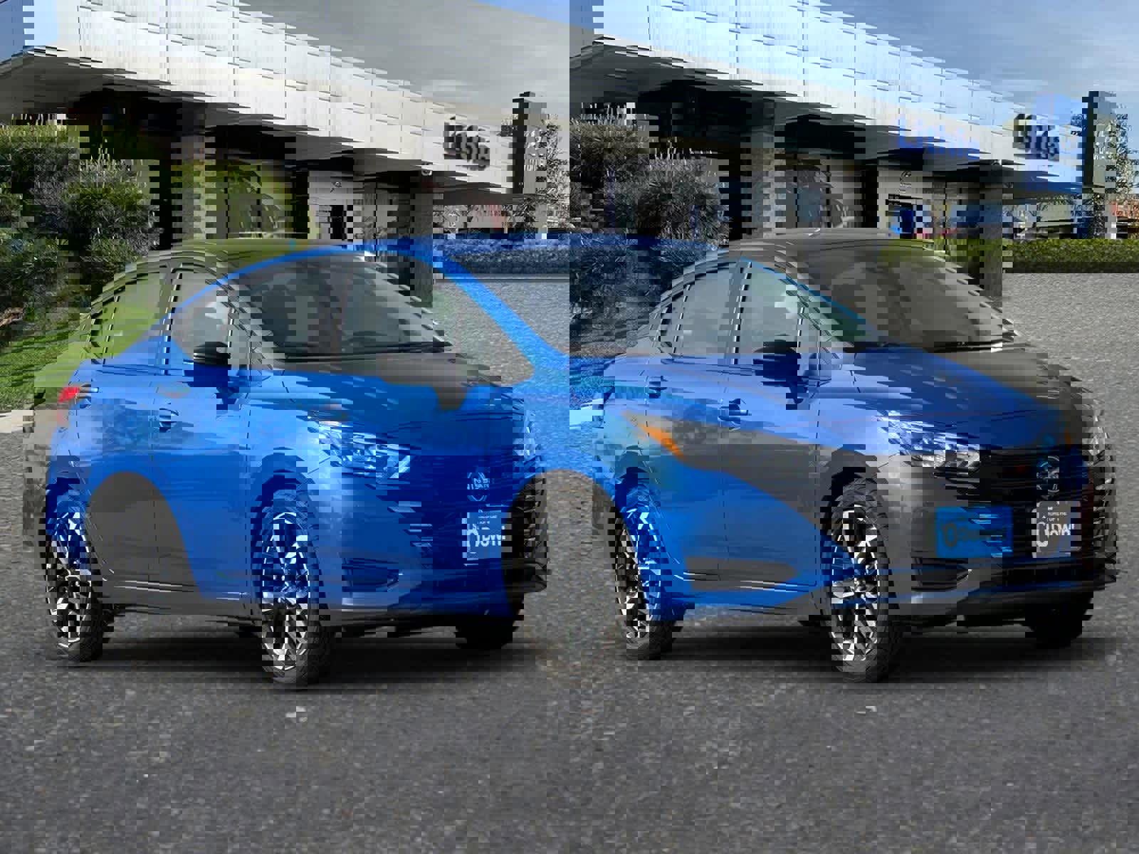 Used 2024 Nissan Versa SR image 10