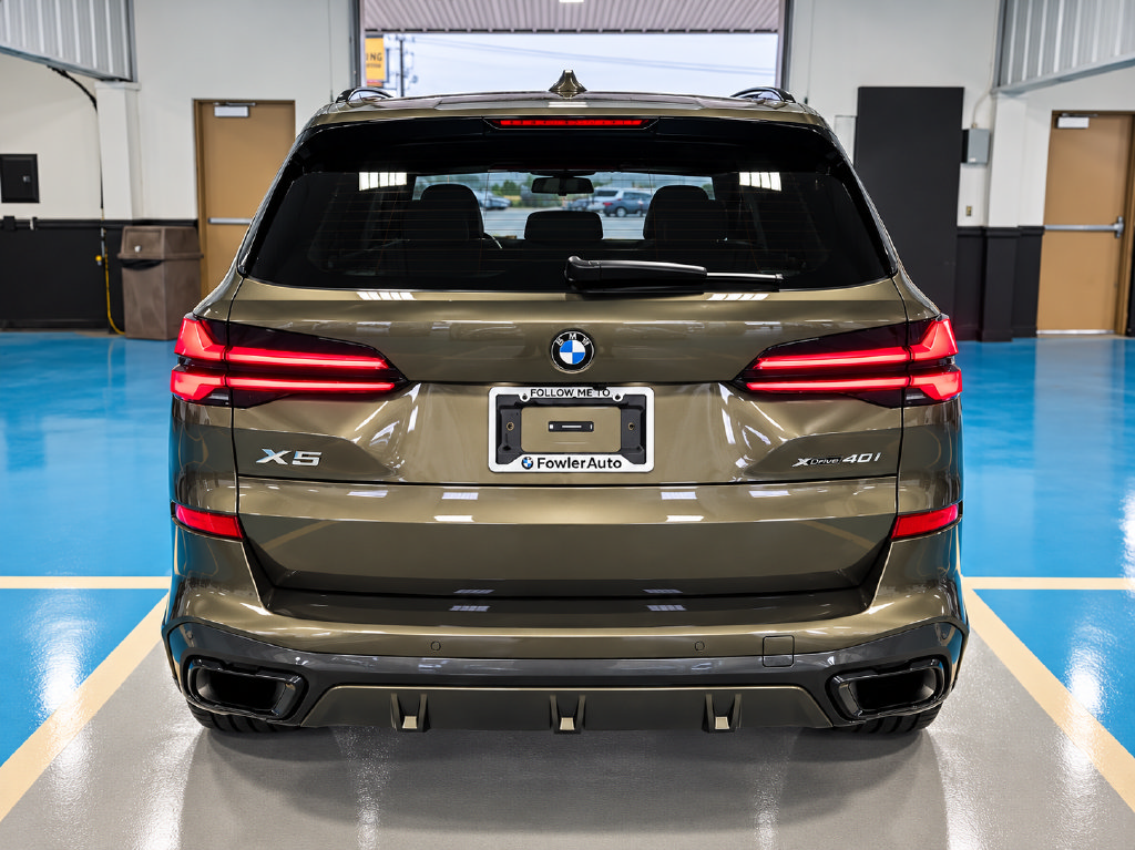 Used 2024 BMW X5 xDrive40i w/ M Sport Package AWD/4WD image 5