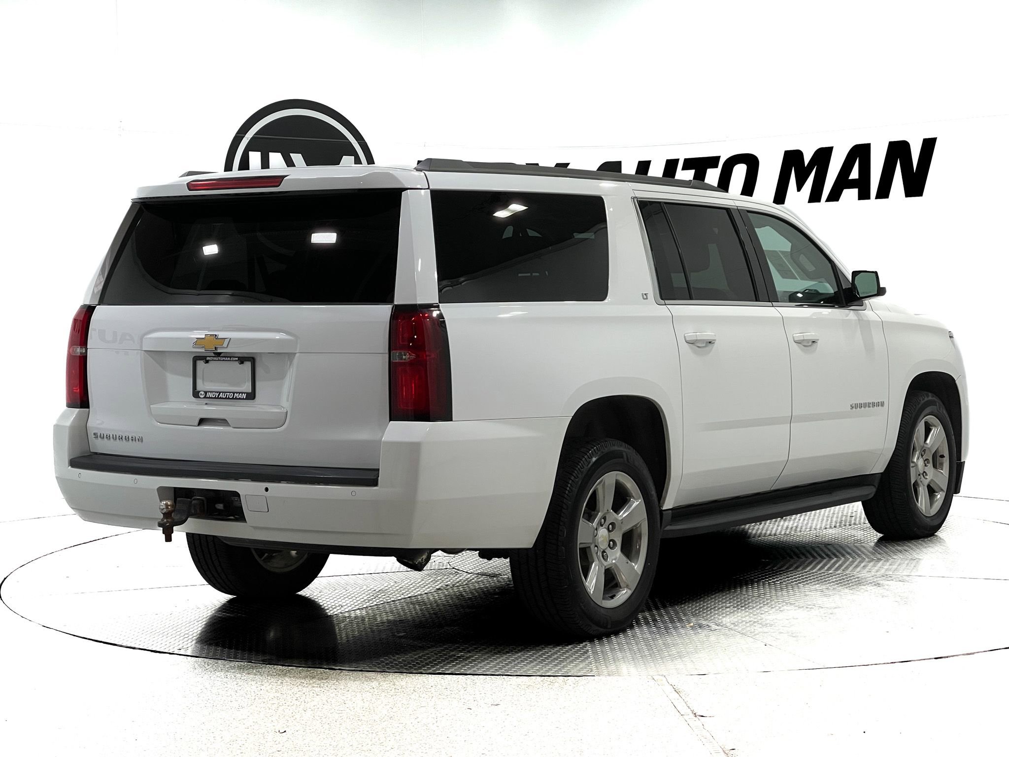 Used 2018 Chevrolet Suburban LT image 4