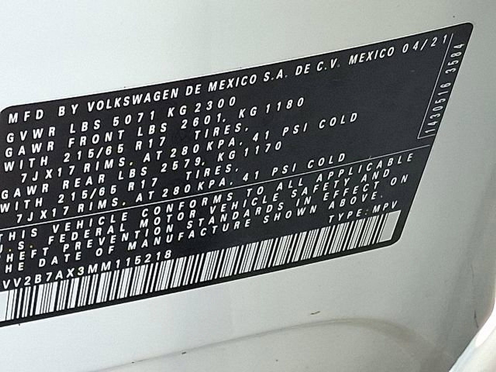 Used 2021 Volkswagen Tiguan SE w/ Panoramic Sunroof Package image 28