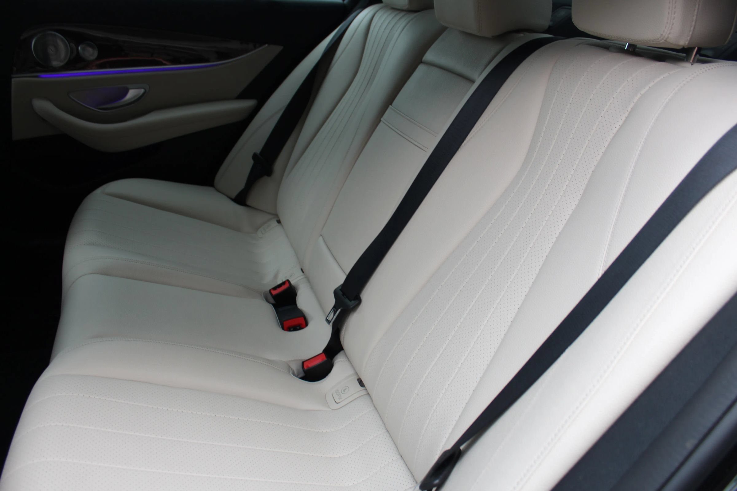 Used 2018 Mercedes-Benz E 400 4MATIC Sedan image 13