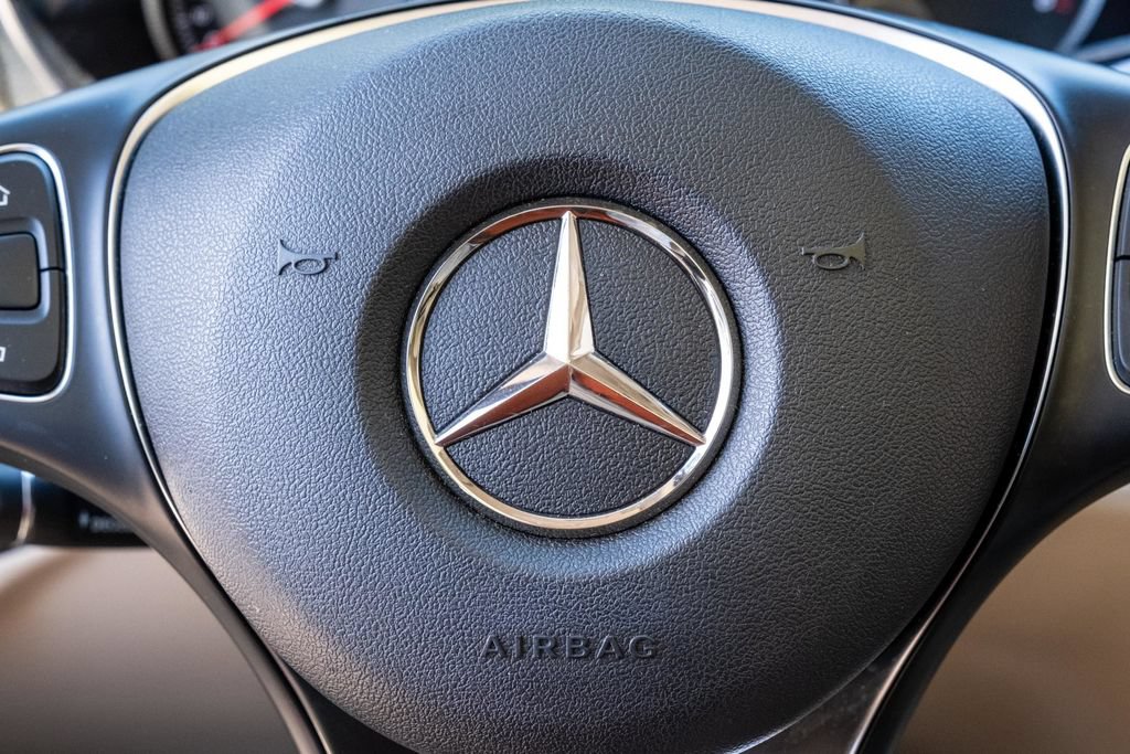 Used 2019 Mercedes-Benz GLC 300 image 27