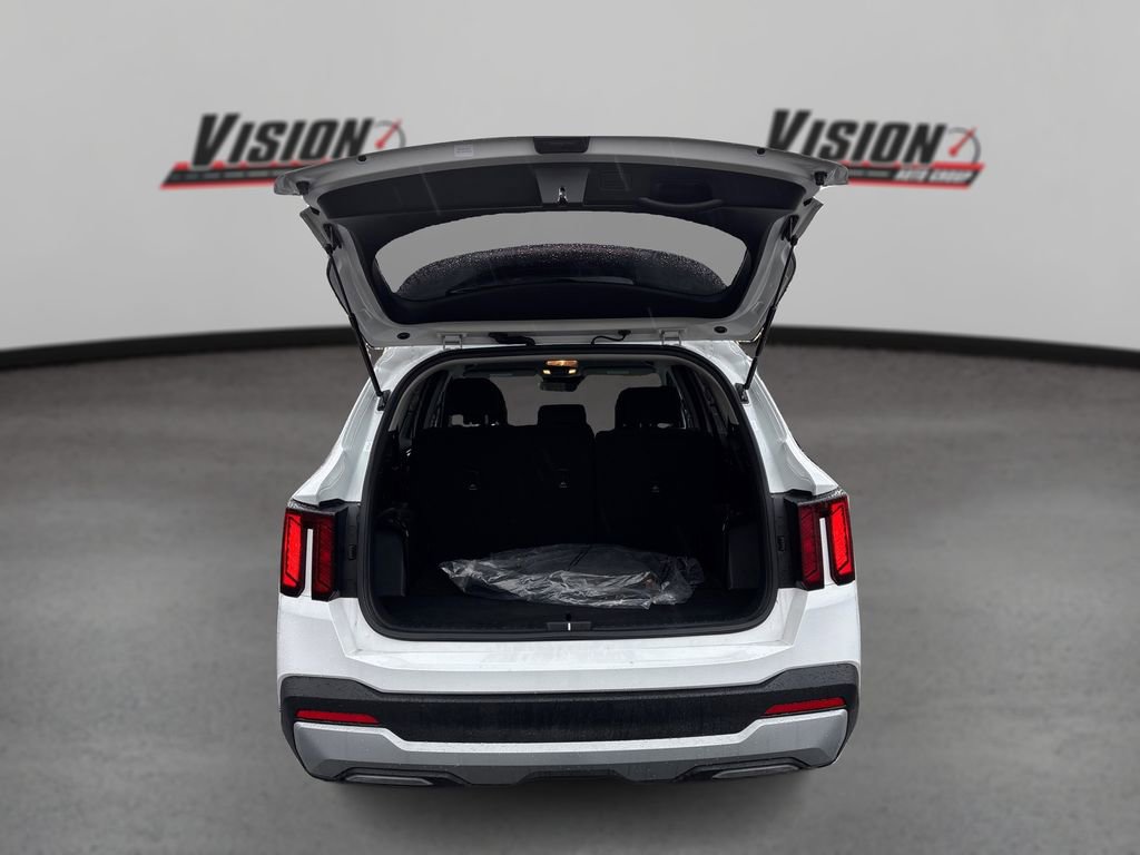 Certified 2025 Kia Sorento LX image 11