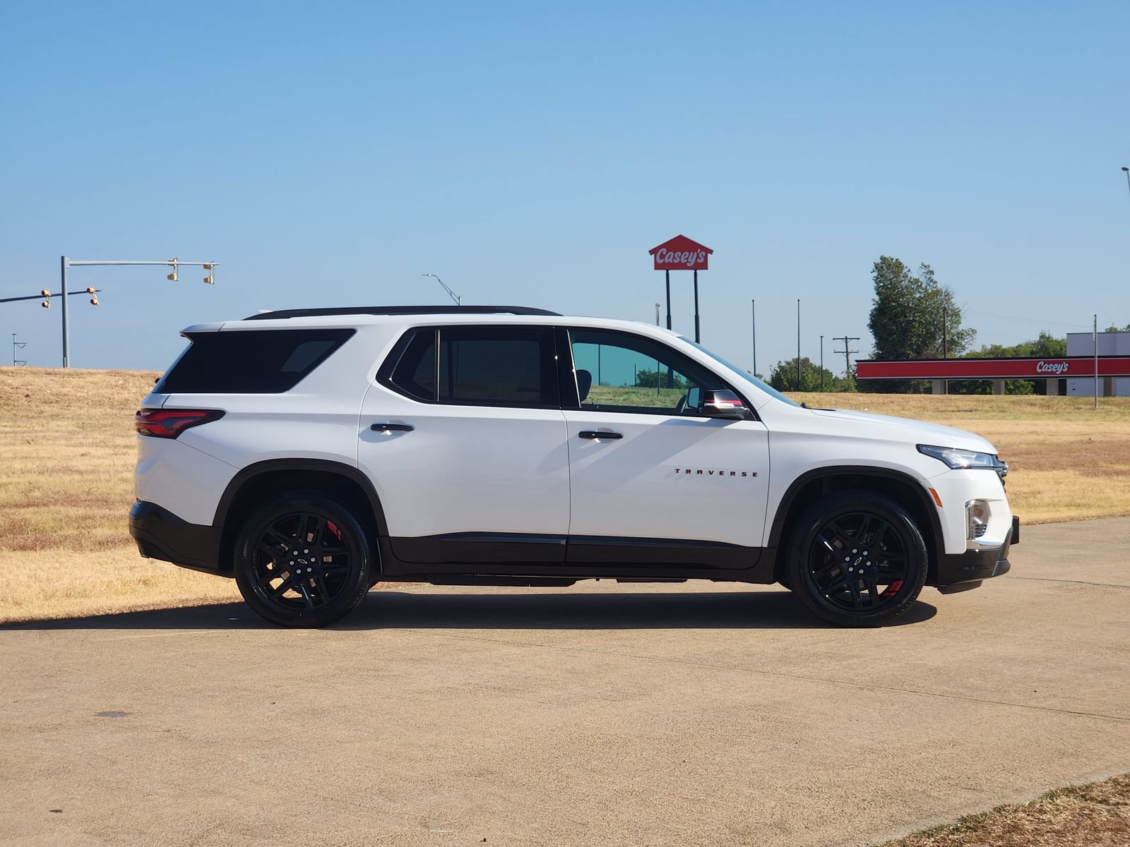 Used 2023 Chevrolet Traverse Premier w/ Redline Edition FWD image 7