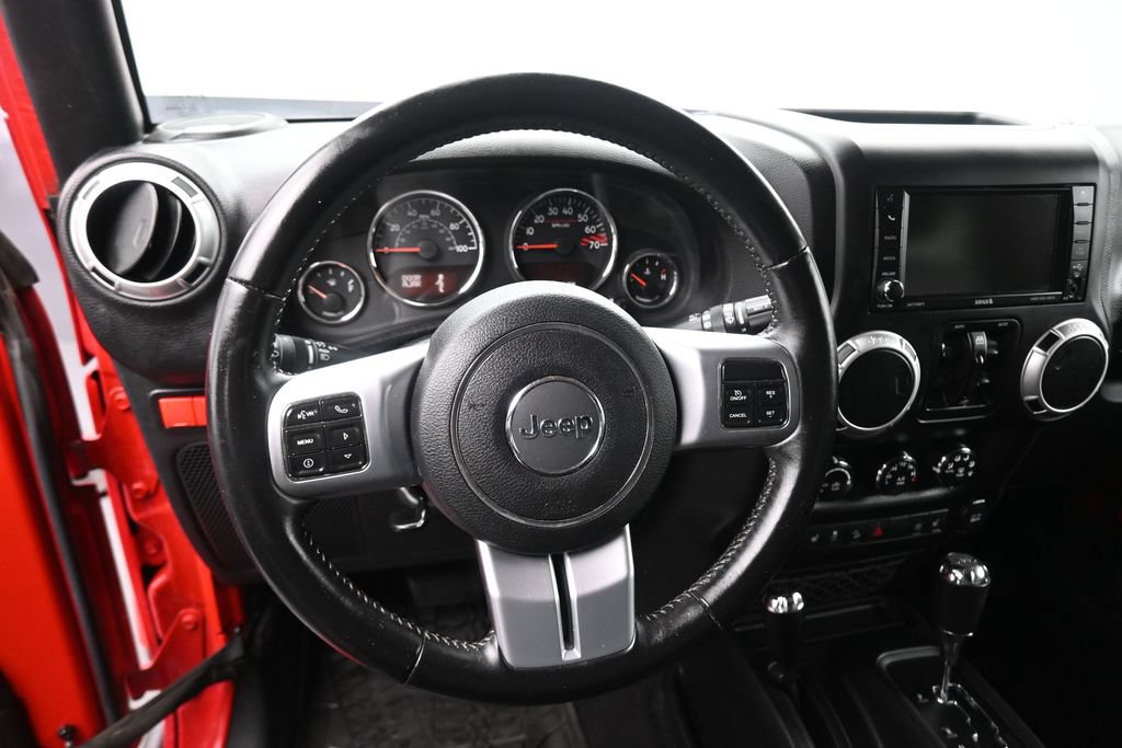 Used 2016 Jeep Wrangler Unlimited Rubicon AWD/4WD image 14