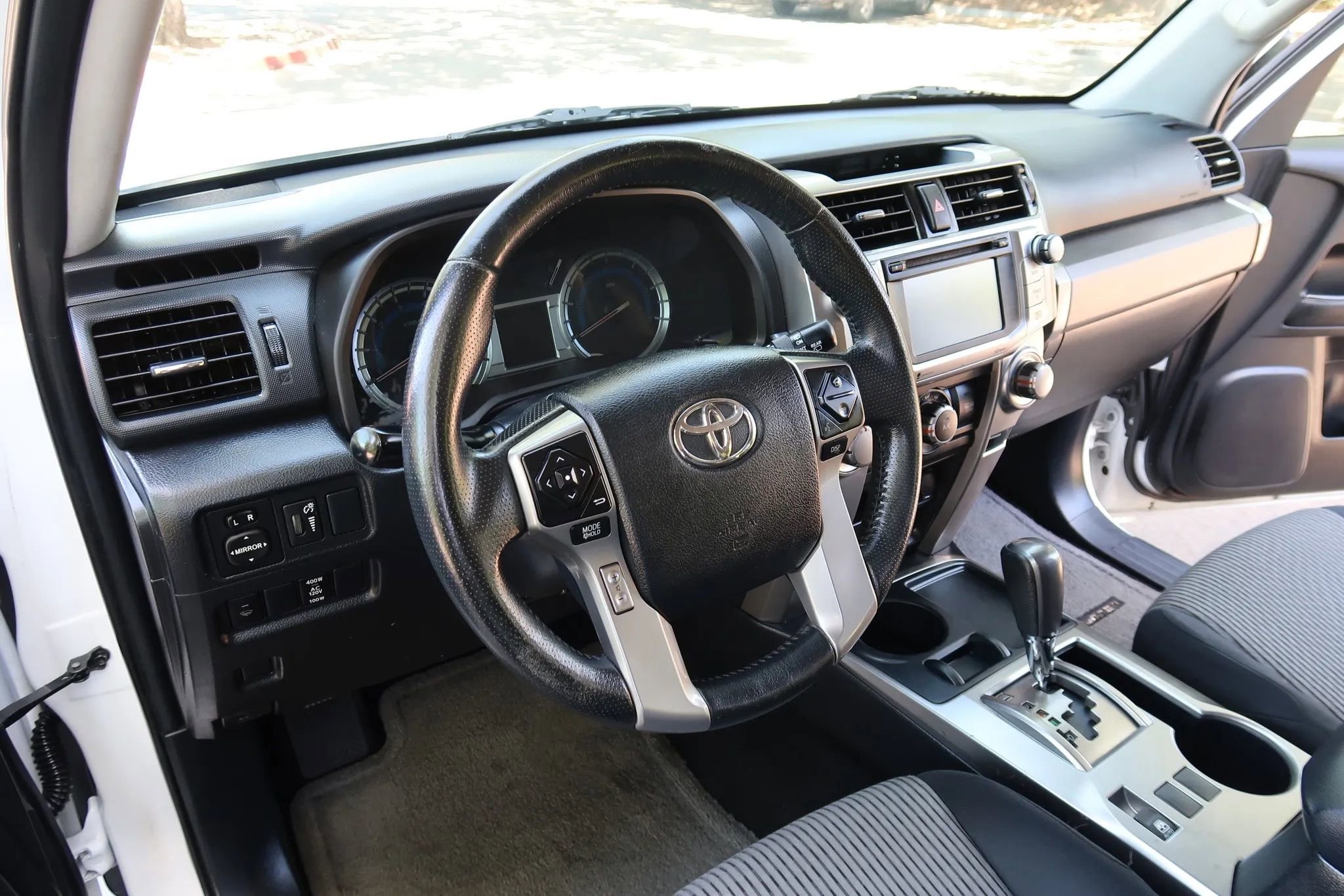 Used 2014 Toyota 4Runner SR5 RWD image 10