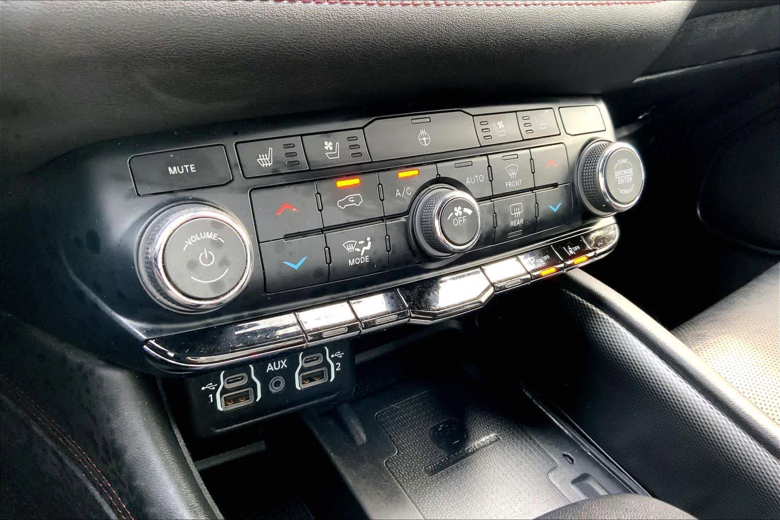 Used 2022 Dodge Durango R/T RWD image 34