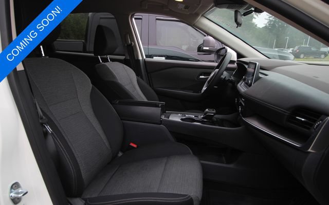 Used 2023 Nissan Rogue SV FWD image 5